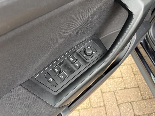 Volkswagen T-Roc 1.5 TSI Style, cruise/airco/navi, apple/anroid