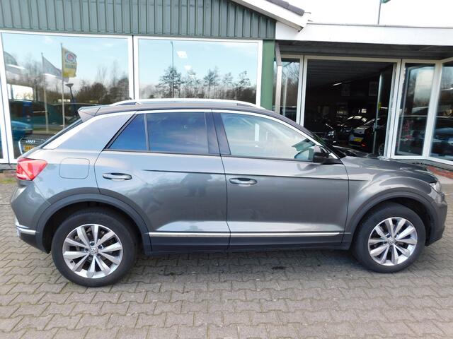 Volkswagen T-Roc 1.5TSI 150PK DSG STYLE! All-in Prijs! Trekhaak!