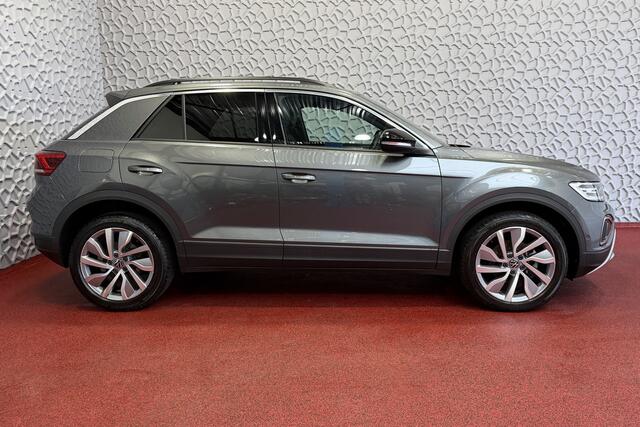 Volkswagen T-Roc 1.5 TSI 150PK EVO ADAP.CRUISE LED 18''LMV VIR.COCKPIT STOEL/.VERW. CAMERA TREKHAAK LMV 03.2025 HALF LEDER DODE.HOEK.DET ?Top Auto's Wijchen , 30 Jaar Specialist in Volkswagen : Alle Type's : R-Line Edition / Style / First Edition / Highline / Life , Zowe