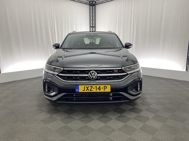 Volkswagen T-Roc 1.5 TSI R-Line Edition Automaat | Apple carplay | Trekhaak | ErgoActiv stoel | Camera | Parkeerhulp