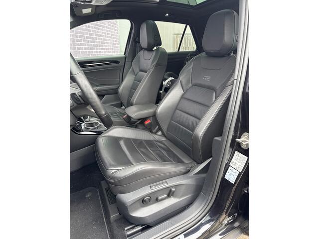 Volkswagen T-Roc 2.0 TSI 4Motion R-Line Business+ / Panoramadak / Camera / Leder / Matrix LED / 18'' / Sfeerverlichting / CarPlay / Stoelverwarming / DAB / ACC
