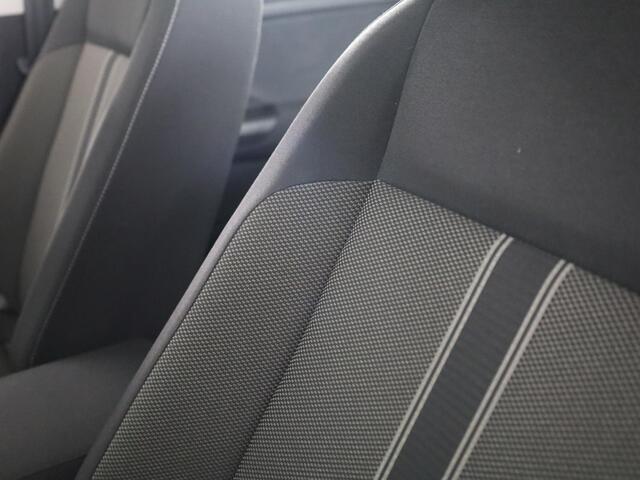 Volkswagen T-Roc 1.0 TSI Style | Parkeersensoren voor en achter | Cruise controle adaptief | Apple Carplay en Android auto |