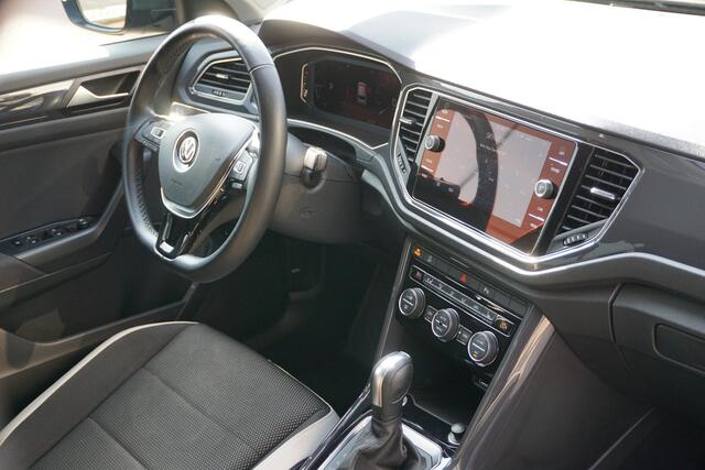 Volkswagen T-Roc 1.5 TSI Sport | ACC | digi cockpit | trekhaak