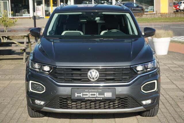 Volkswagen T-Roc 1.5 TSI Sport | ACC | digi cockpit | trekhaak
