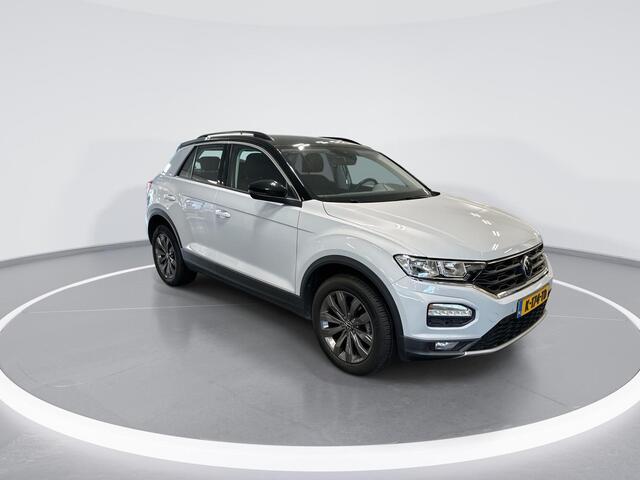 Volkswagen T-Roc 1.0 TSI 110pk Style · Navigatie · Trekhaak · Apple/Android Car Play · ACC · 17"Velgen · Verkeersbord Detectie ·