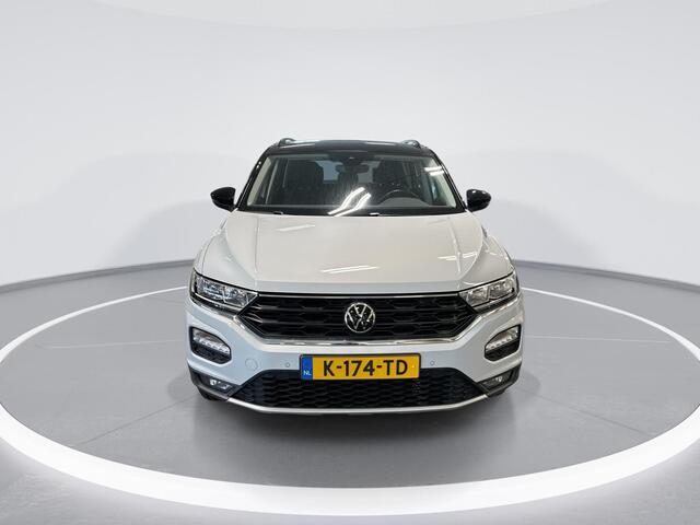 Volkswagen T-Roc 1.0 TSI 110pk Style · Navigatie · Trekhaak · Apple/Android Car Play · ACC · 17"Velgen · Verkeersbord Detectie ·