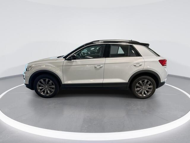 Volkswagen T-Roc 1.0 TSI 110pk Style · Navigatie · Trekhaak · Apple/Android Car Play · ACC · 17"Velgen · Verkeersbord Detectie ·