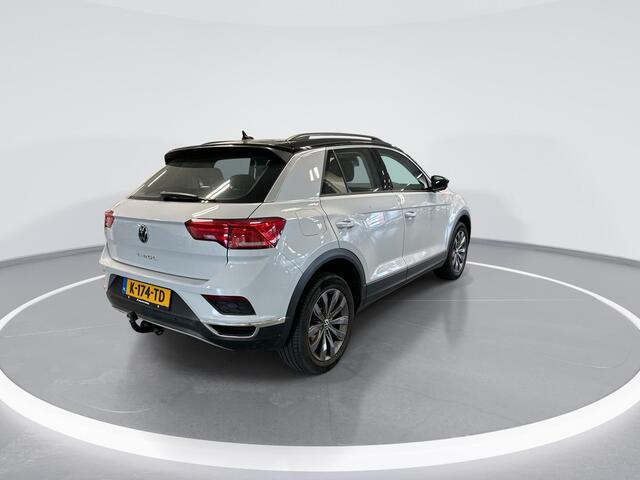 Volkswagen T-Roc 1.0 TSI 110pk Style · Navigatie · Trekhaak · Apple/Android Car Play · ACC · 17"Velgen · Verkeersbord Detectie ·