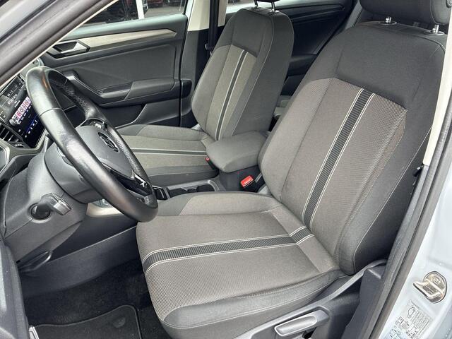 Volkswagen T-Roc 1.0 TSI 110pk Style · Navigatie · Trekhaak · Apple/Android Car Play · ACC · 17"Velgen · Verkeersbord Detectie ·