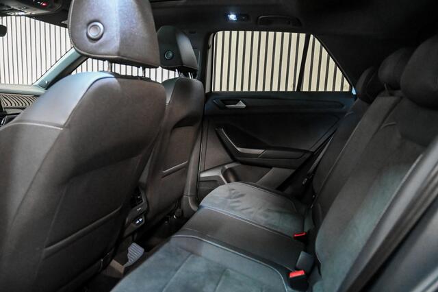 Volkswagen T-Roc 1.5 TSI R-Line | PANO | ACC | STOELVERWARMING | TREKHAAK