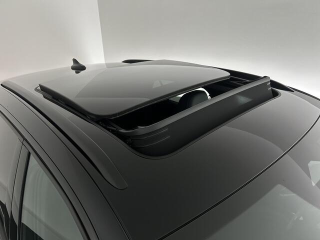 Volkswagen T-Roc 1.5 eTsi 150pk DSG R-Line First Edition Trekhaak 360Camera Head-Up harman/kardon Stoelverwarming Virtual Cockpit Panoramadak