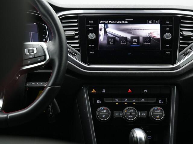 Volkswagen T-Roc 1.5 TSI 150 pk DSG Sport Business R / R-Line | Trekhaak | Achteruitrijcamera | Navigatie