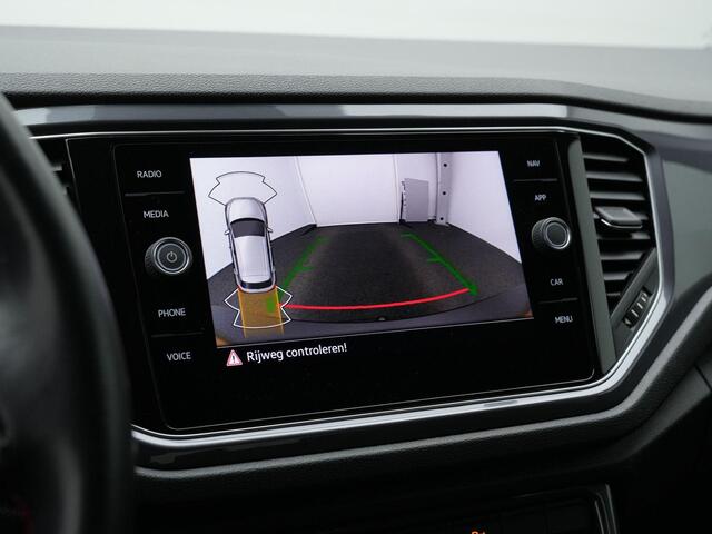 Volkswagen T-Roc 1.5 TSI 150 pk DSG Sport Business R / R-Line | Trekhaak | Achteruitrijcamera | Navigatie
