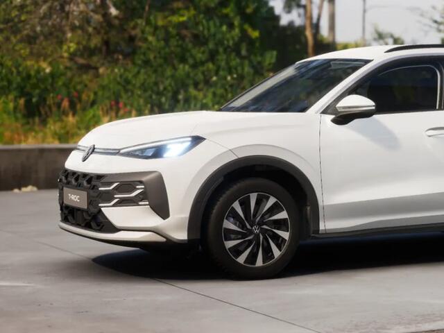 Volkswagen T-Roc Life First Edition 1.5 eTSI 116 PK 7 versn. DSG · Draadloze telefoonlader · Comfort Pakket · Trekhaak ·