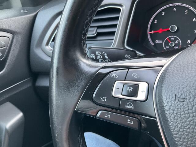 Volkswagen T-Roc 1.0 TSI Style DAB Navi PDC Trekhaak Hoge zit Bluetooth