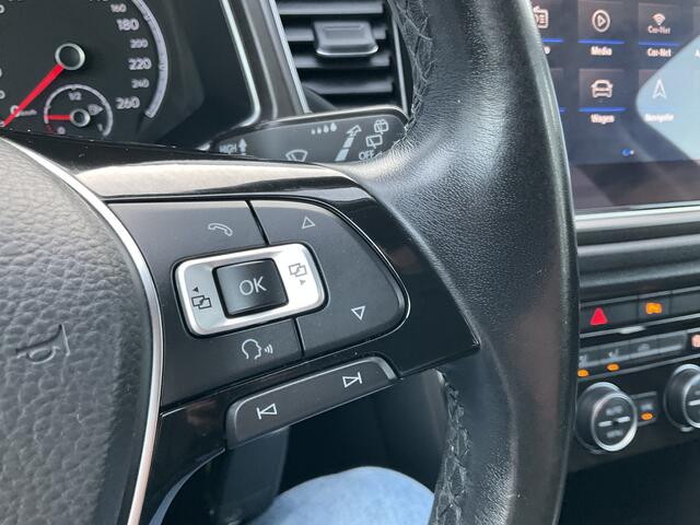 Volkswagen T-Roc 1.0 TSI Style DAB Navi PDC Trekhaak Hoge zit Bluetooth