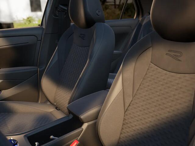 Volkswagen T-Roc R-Line First Edition 1.5 eTSI 150 PK 7 versn. DSG · Achteruitrijcamera · Draadloze telefoonlader · Black Style Pakket · Electrische Achterklep ·