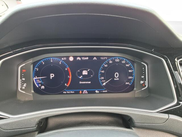 Volkswagen T-Roc 1.5 TSI Sport Business R | Automaat | Schuif/Kantel-Dak | Navigatie | Camera | Trekhaak