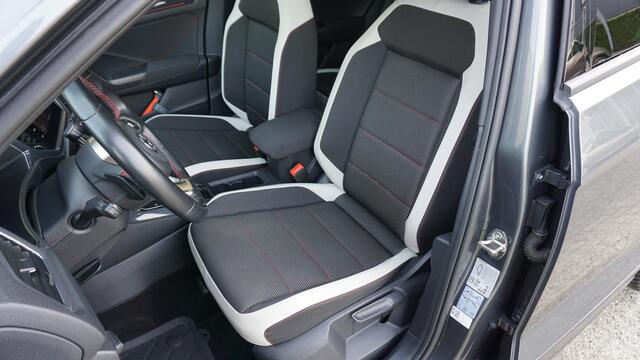 Volkswagen T-Roc 1.5 TSI 150pk R-Line & Sport Pano.dak Virtual 19inch Suzuka LED Adaptive Cruise *NL auto* 83610km!