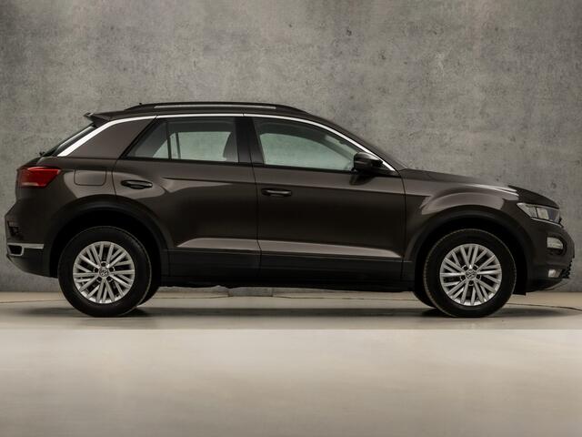 Volkswagen T-Roc 1.0 TSI Sport (APPLE CARPLAY, GROOT NAVI, ADAPTIVE CRUISE, PARKEERSENSOREN, SPORTSTOELEN, LANE ASSIST, NIEUWE APK, NIEUWSTAAT)
