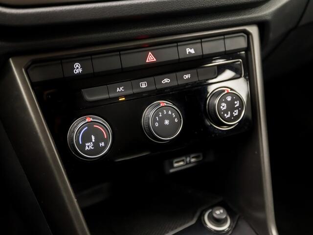 Volkswagen T-Roc 1.0 TSI Sport (APPLE CARPLAY, GROOT NAVI, ADAPTIVE CRUISE, PARKEERSENSOREN, SPORTSTOELEN, LANE ASSIST, NIEUWE APK, NIEUWSTAAT)