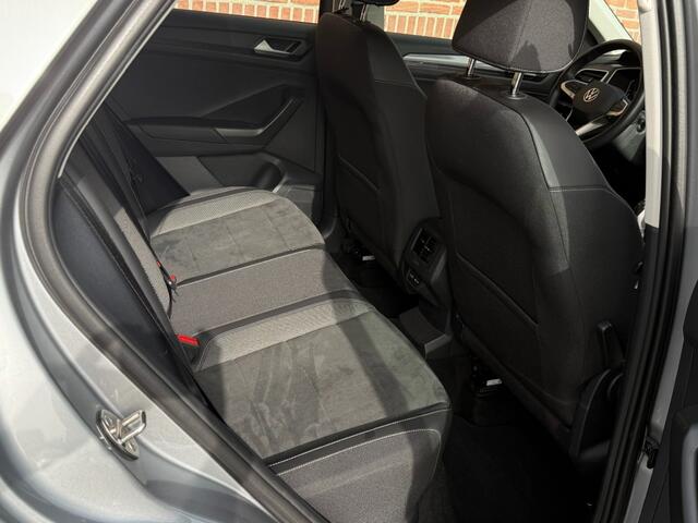 Volkswagen T-Roc 1.5 TSI R-LINE BNS+