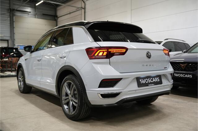Volkswagen T-Roc 2.0 TSI 4Motion 190PK 3x R-Line * Pano - Trekhaak - Virtual - Camera - Keyless - Blind Spot - ACC *
