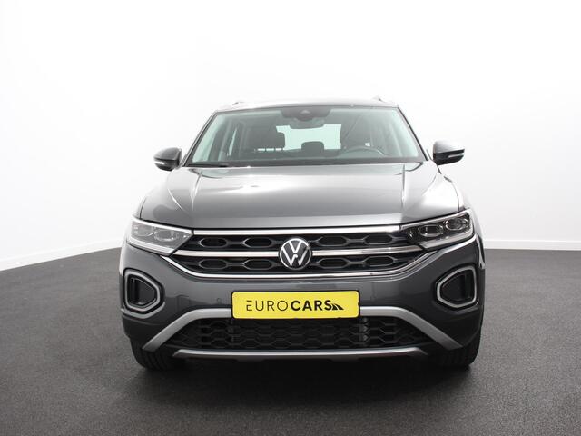 Volkswagen T-Roc 1.5 TSI 150pk DSG Style Plus | Navigatie | Apple Carplay/Android Auto | Parkeersensoren | Camera | Adaptive Cruise Control | Blind Spot Assist | Stoel- en stuurverwarming | Elektrische achterklep | Ledverlichting | Climate Control