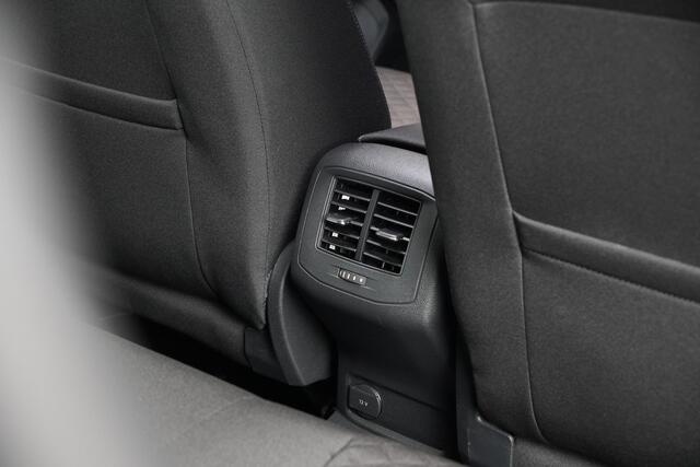 Volkswagen T-Roc 1.5TSI/150pk IQ.Drive DSG|2019|Trekhaak|Panoramadak|El.achterklep|PDC+Assist|Blindspot|Clima|Cruise+ACC|Navi