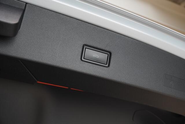 Volkswagen T-Roc 1.5TSI/150pk IQ.Drive DSG|2019|Trekhaak|Panoramadak|El.achterklep|PDC+Assist|Blindspot|Clima|Cruise+ACC|Navi