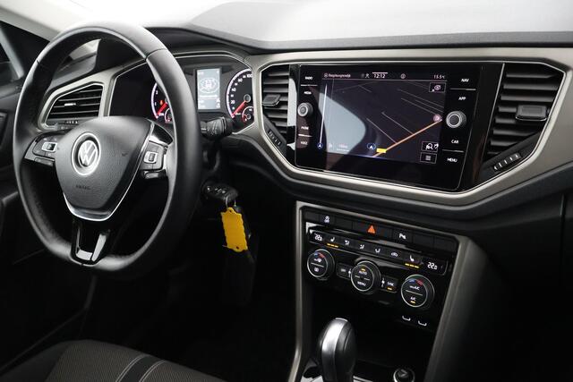 Volkswagen T-Roc 1.5 TSI 150pk DSG Style Trekhaak Camera Stoelverwarming Navigatie
