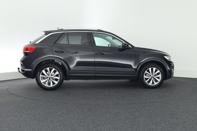Volkswagen T-Roc 1.5 TSI 150pk DSG Style Trekhaak Camera Stoelverwarming Navigatie