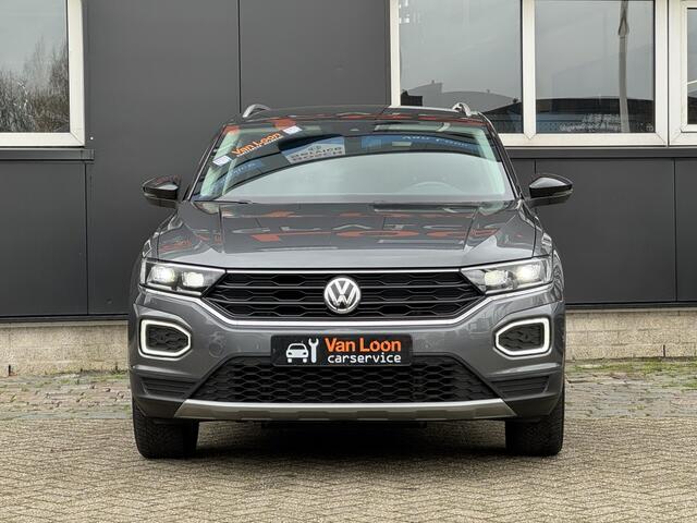 Volkswagen T-Roc 1.5TSI IQ.DRIVE Sport/Trekhaak/Blind spot/Adap cruise/Stoelverwa