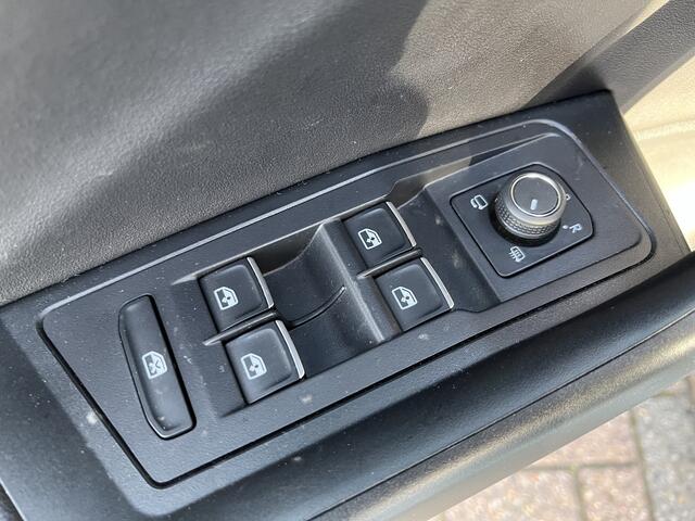 Volkswagen T-Roc 1.0 TSI R-Line / ACC/ ERGO ACTIVE/ STOELVERWARMING/ PARK.SENSOREN V+A/ CAMERA/ APP-CONNECT/ RIJ-MODI/ VIRTUAL COCKPIT/ DAB/ NAVI/ CLIMA/ LED/ 17'' LMV