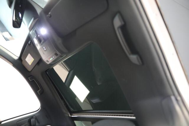 Volkswagen T-Roc 1.5 TSI R-Line | Schuif- kanteldak | Cruise adaptief | Stoel & Stuurverwarming