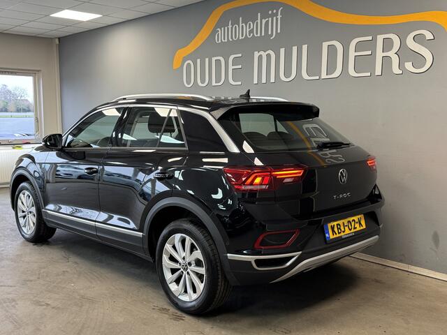 Volkswagen T-Roc 1.5 TSI IQ.Light/Automaat/Stoelverwarming/PDC