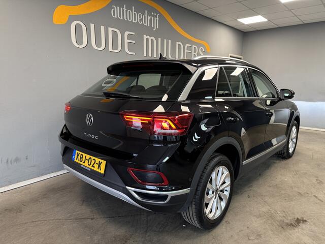 Volkswagen T-Roc 1.5 TSI IQ.Light/Automaat/Stoelverwarming/PDC