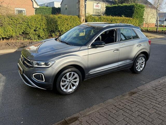 Volkswagen T-Roc 1.5 TSI Live*apple Carplay/Android*navigatie*stoelverwarming*automaat*