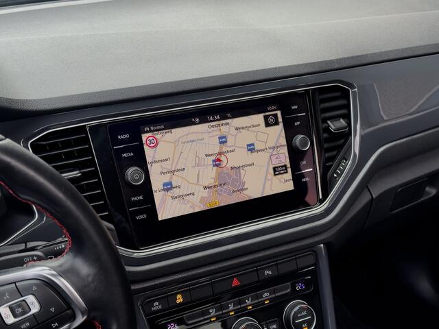 Volkswagen T-Roc 1.5 TSI AUT7 150PK PANODAK NAVI CAMERA DIGI-DASH APPLE-CARPLAY LED LMV PDC