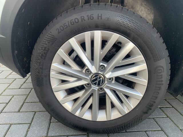 Volkswagen T-Roc 1.5 TSI Style, Cruise control, Trekhaak, Airco, All-in prijs inclusief apk en afleverbeurt!