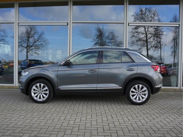 Volkswagen T-Roc 1.5 TSI Sport | Voorstoelen verwarmd | Cruise control adaptief |