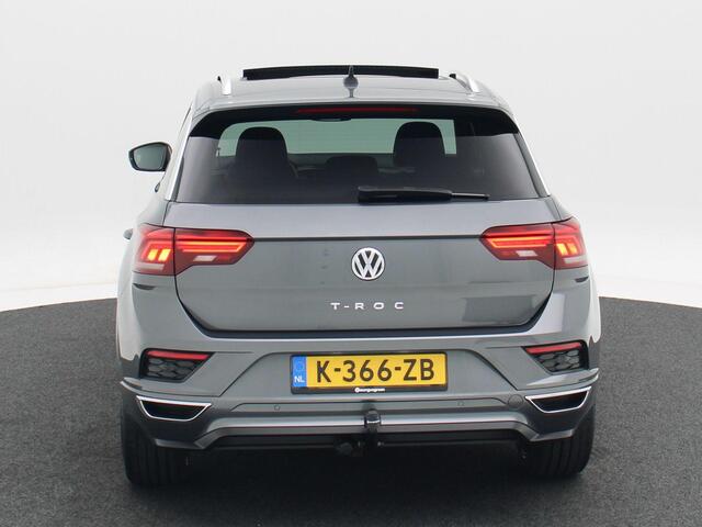 Volkswagen T-Roc 1.5 TSi 150 Pk Automaat Sport Business R-Line | Panoramadak | Adaptive Cruise | Climate Control | Stoelverwarming | Parkeersensoren | Bluetooth | Trekhaak | Navigatie | 19 Inch | 67.919 Km!!