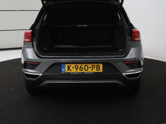 Volkswagen T-Roc 1.0 TSI Style Business | Adaptive cruise | Carplay | Navigatie | DAB | Climate control | Bluetooth | Parkeerhulp