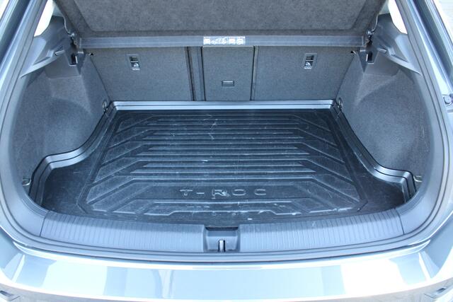 Volkswagen T-Roc 1.5 TSI Automaat Style Business | Adapt. Cruise | Camera | Verw. Voorstoelen | DAB | AppleCarplay | El. Achterklep |
