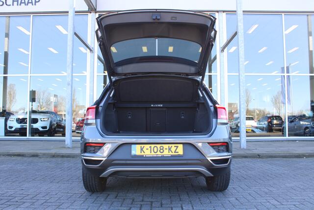 Volkswagen T-Roc 1.5 TSI Automaat Style Business | Adapt. Cruise | Camera | Verw. Voorstoelen | DAB | AppleCarplay | El. Achterklep |