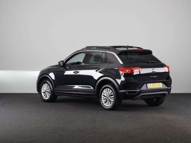 Volkswagen T-Roc 1.0 TSI Style | Panoramadak | Parkeersensoren | navigatie | Apple carplay en android auto |