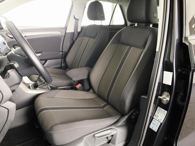 Volkswagen T-Roc 1.0 TSI Style | Panoramadak | Parkeersensoren | navigatie | Apple carplay en android auto |