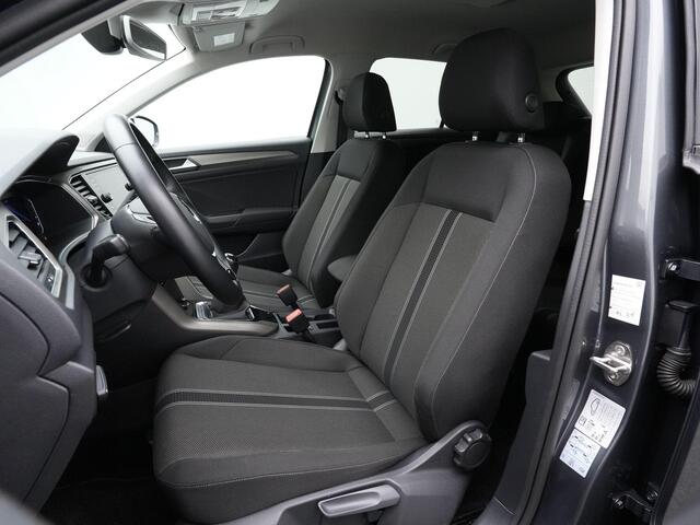 Volkswagen T-Roc 1.0 TSI 110 pk Comfort | Trekhaak | Achteruitrijcamera | Adaptive Cruise | Navigatie
