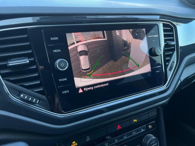 Volkswagen T-Roc 1.5 TSI Sport, Automaat, CarPlay, Camera, Cruise, Navi, PDC