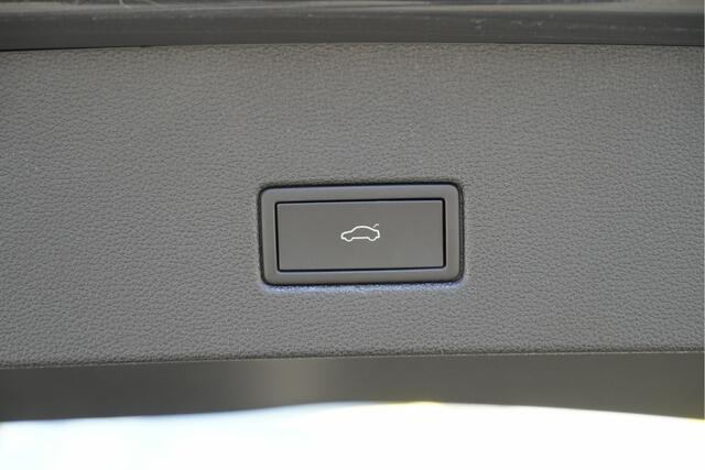 Volkswagen T-Roc 1.5 TSI 150PK! Automaat Style Business BJ2022 Lmv 16" | Led V+A | Pdc | Elek. achterklep | App-Connect | Navi | Climate control | Cruise control | Verwarmde voorstoelen | Getint glas